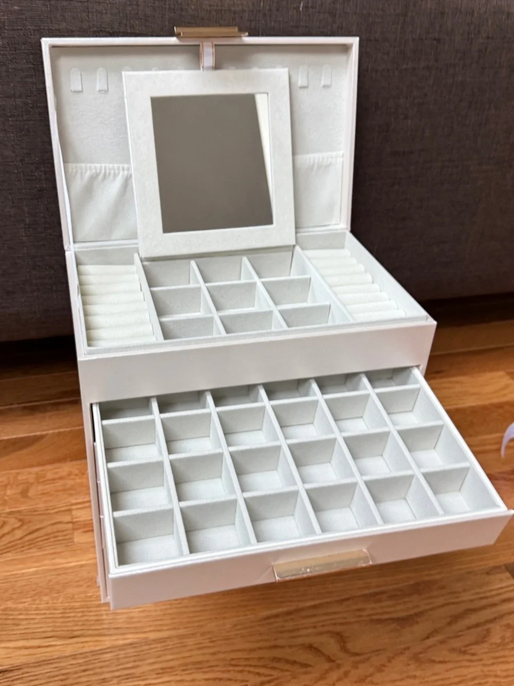 Jewelry organizer